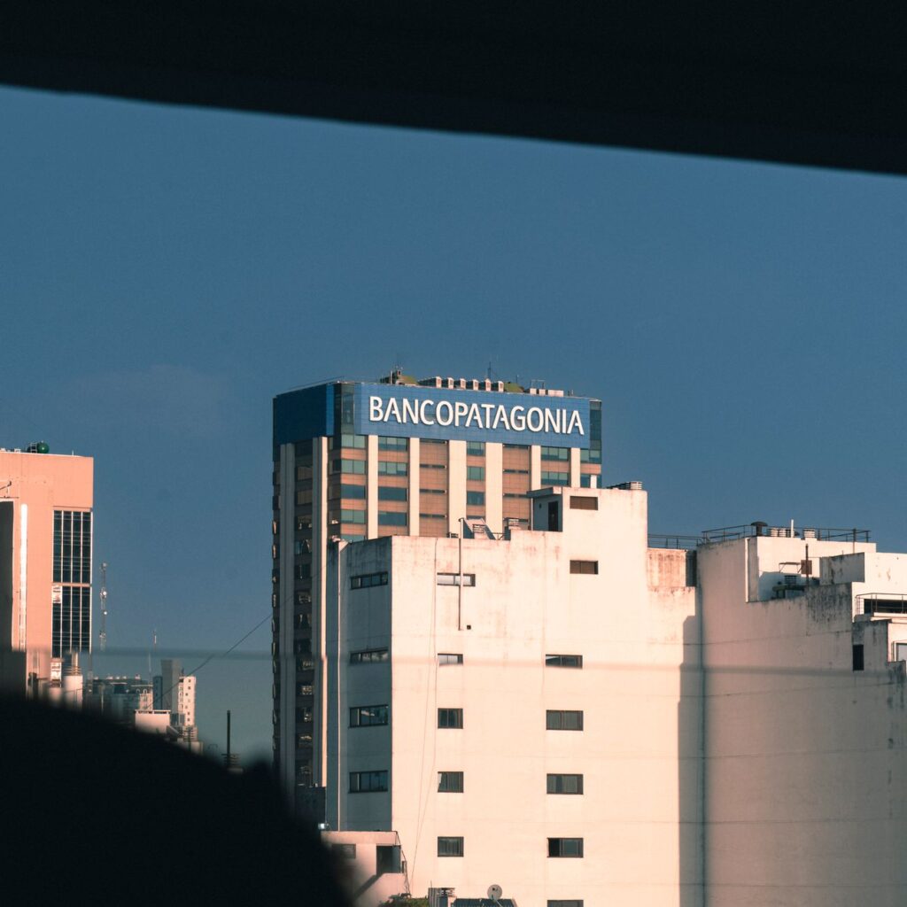Cómo aprovechar las promociones de ahorro en bancos 1 pexels photo 15942552