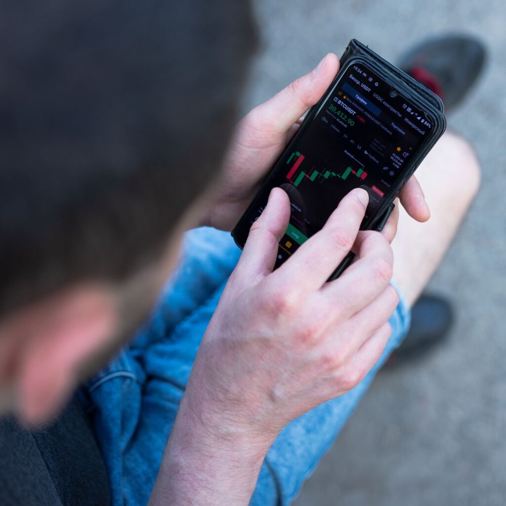 Cómo utilizar aplicaciones para gestionar tu ahorro 1 pexels photo 17505864